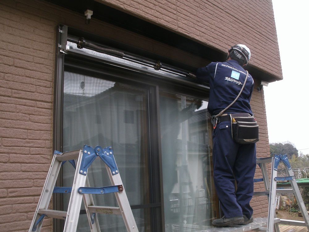 後付け電動キット マドシャッター電動パック シャッターのことなら 文化シヤッターテクノ オンラインストア